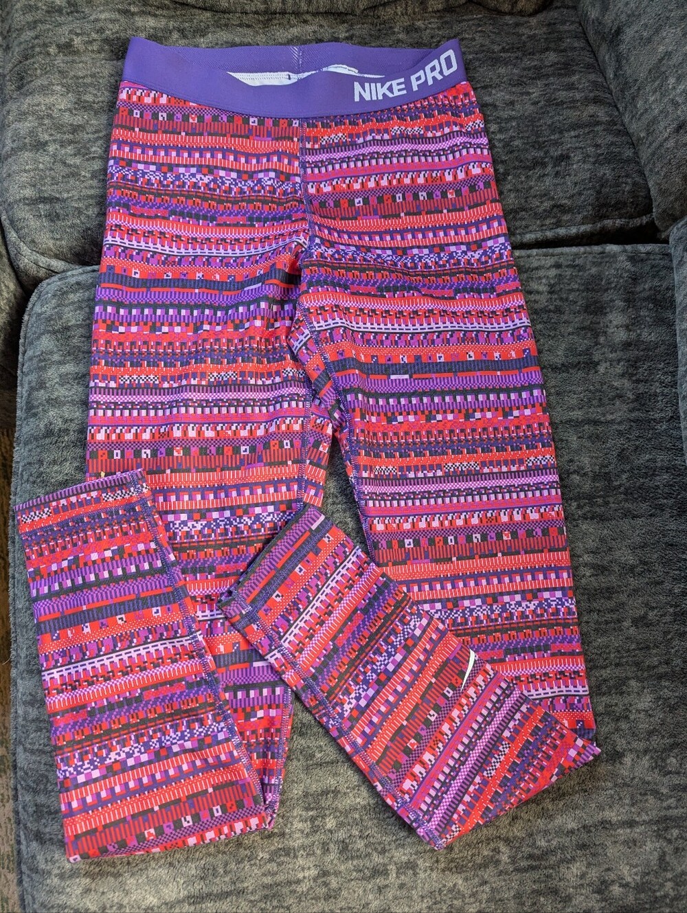 Nike Pro Pink and Purple Patterned Leggings - Picture 3 of 7